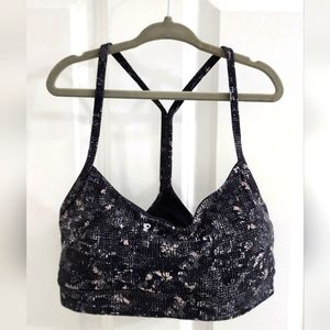 Lululemon Flow Y Yoga Bra Size 6, Black and White pattern